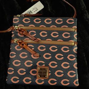 Dooney & Bourke cross body bag